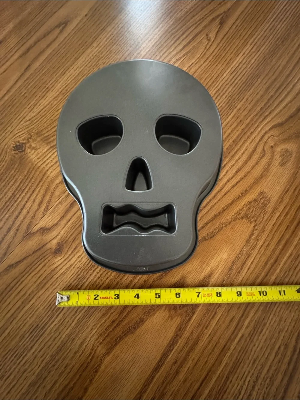 Wilton Non-Stick Skull Cake Pan Dia De Los Muertos Halloween